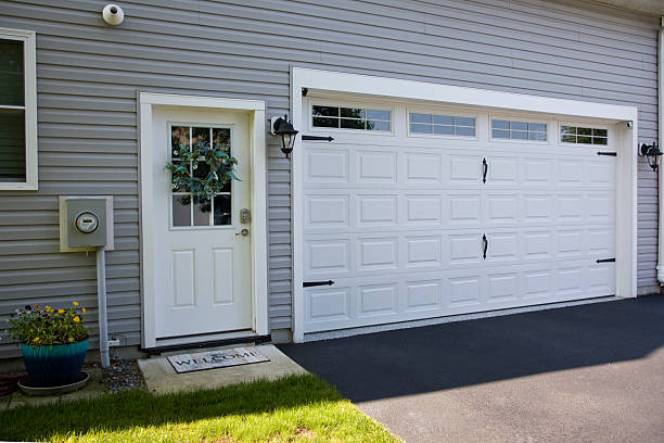 24/7 Emergency Garage Door Panel Replacement experts in Darrington, WA